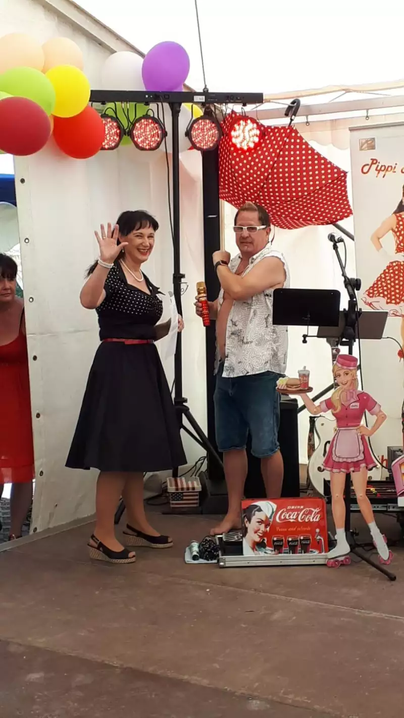 4eeb7dbb-b7cd-4887-a9c4-c6bb9b758e54